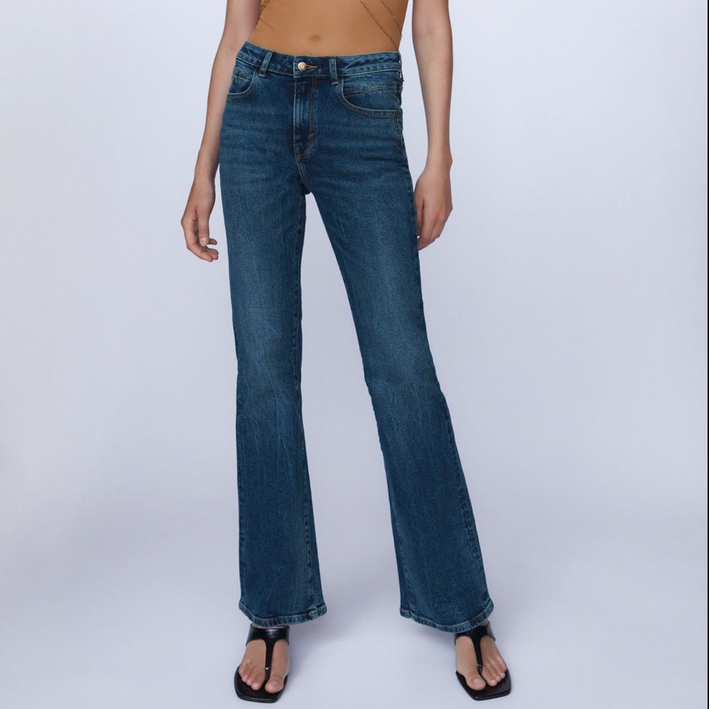 Z1975 Mid-Rise Flare Jeans